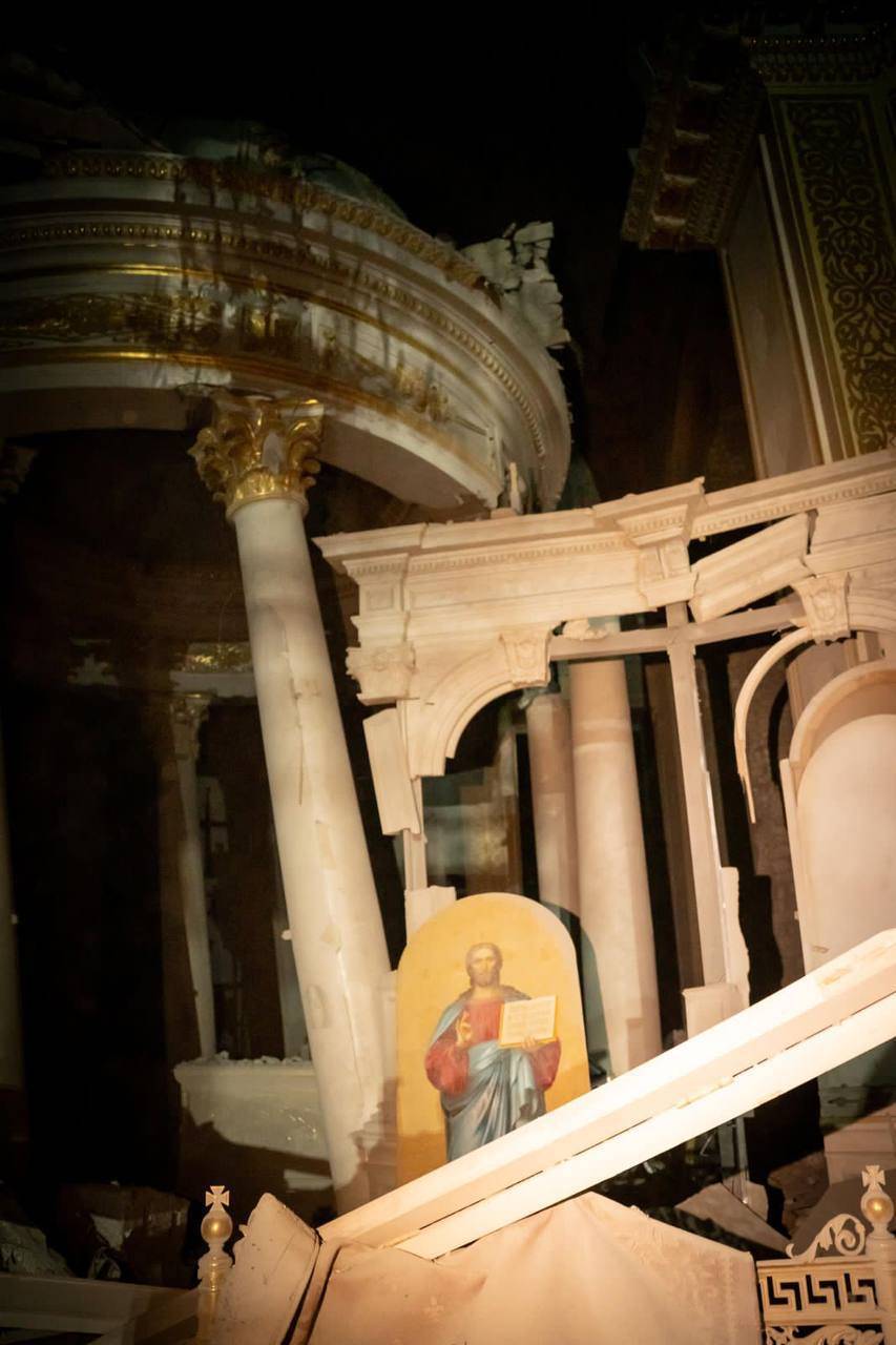 Разрушеният Спасо-Преображенски катедрален събор в Одеса